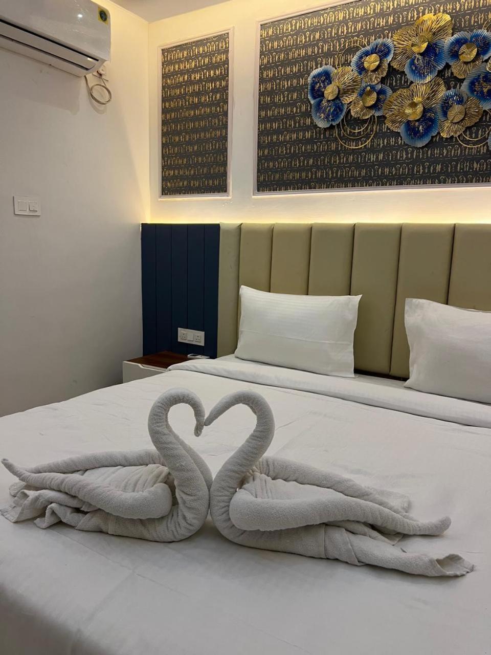 טירופאטי Snr Venus Hotels מראה חיצוני תמונה