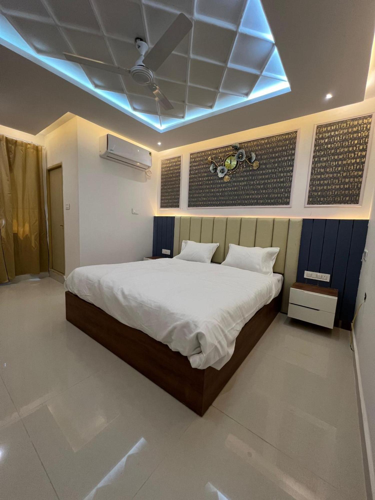 טירופאטי Snr Venus Hotels מראה חיצוני תמונה